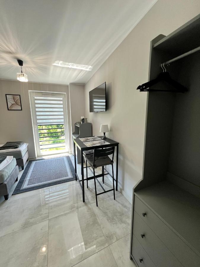 -noclegi Marki-pokoje Z Lazienkami-parking-ev-okolica Warszawy- Bed & Breakfast