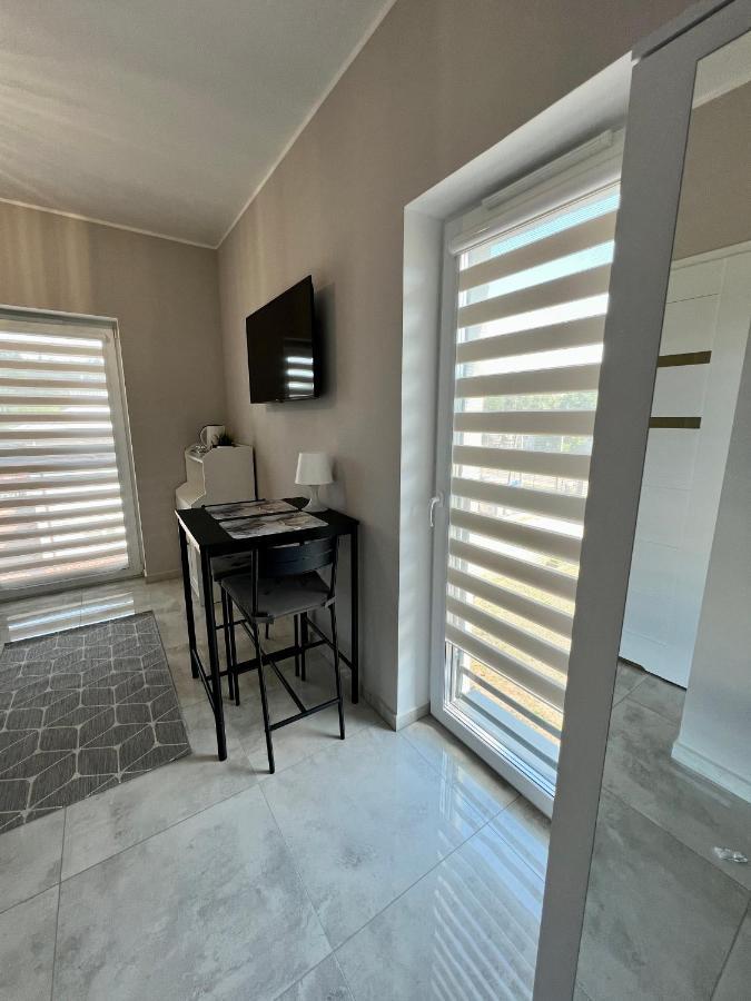 -noclegi Marki-pokoje Z Lazienkami-parking-ev-okolica Warszawy- Bed & Breakfast *
