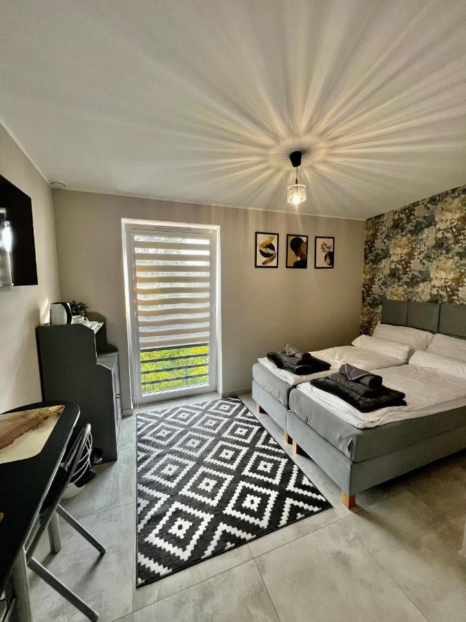 Bed & Breakfast -noclegi Marki-pokoje Z Lazienkami-parking-ev-okolica Warszawy- Marki (Wolomin)